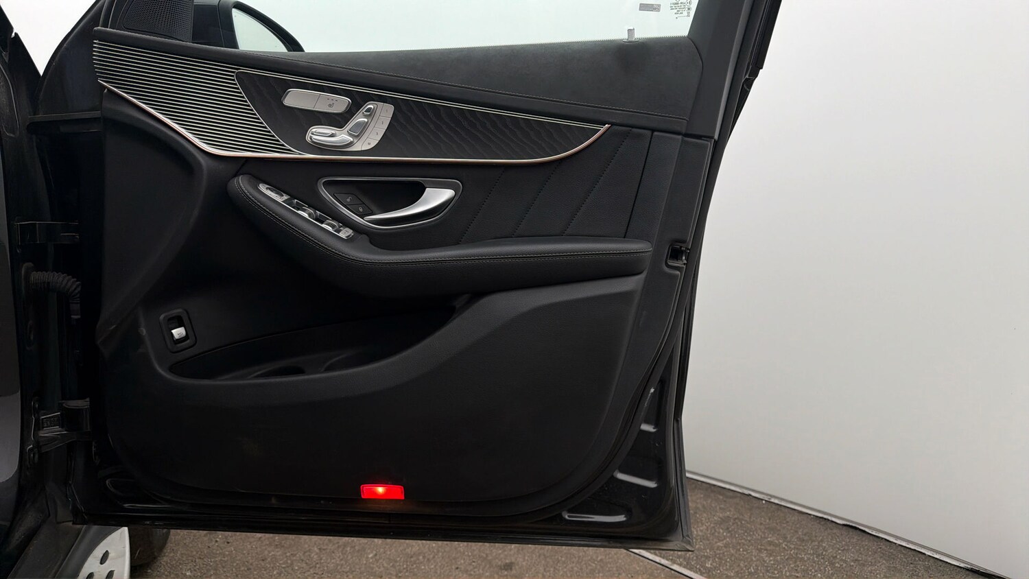 Used Mercedes-Benz EQC 2022 for sale - 77945843: Photo 14