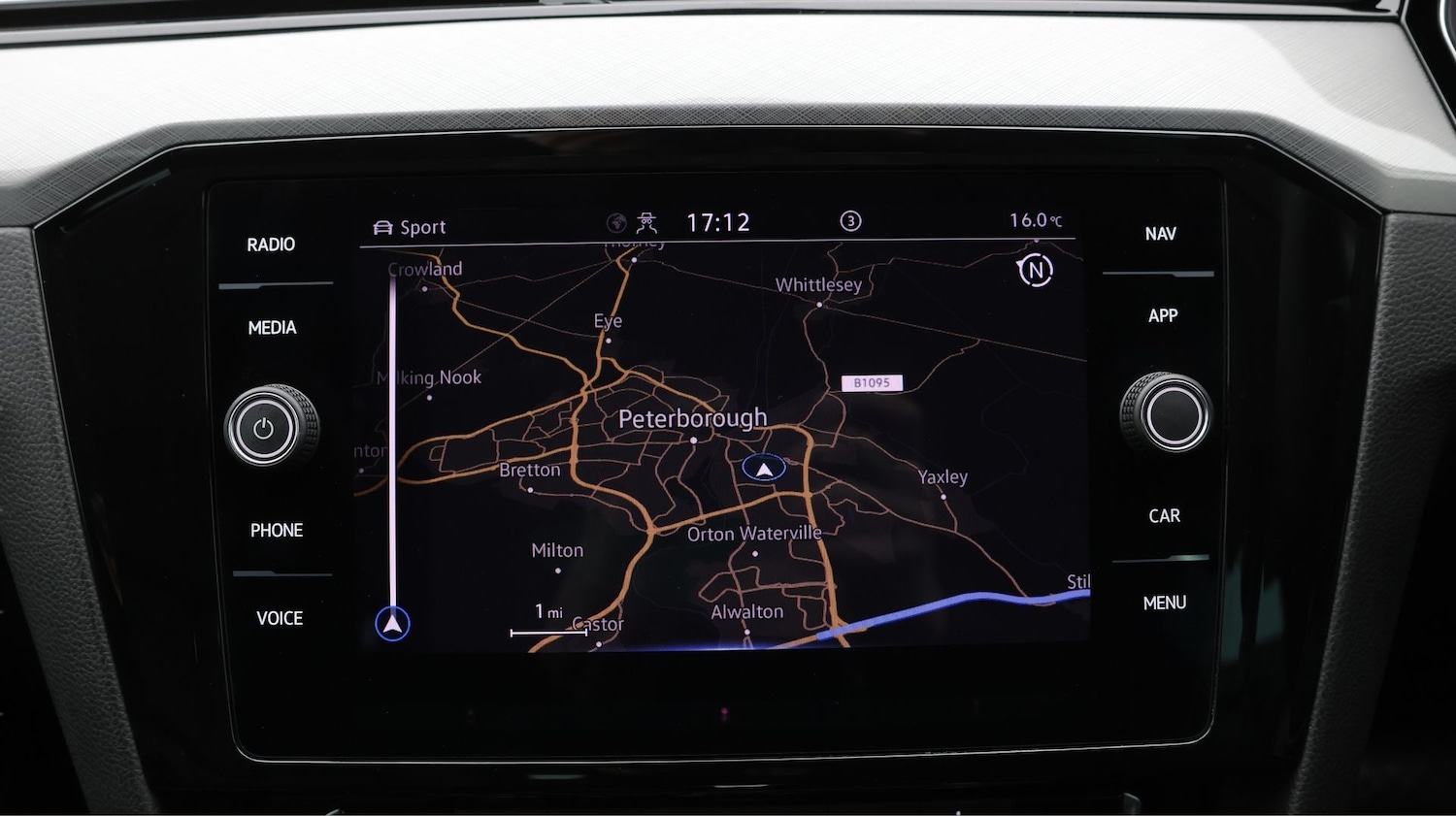 Used Volkswagen Passat 2023 for sale - 77675808: Photo 11