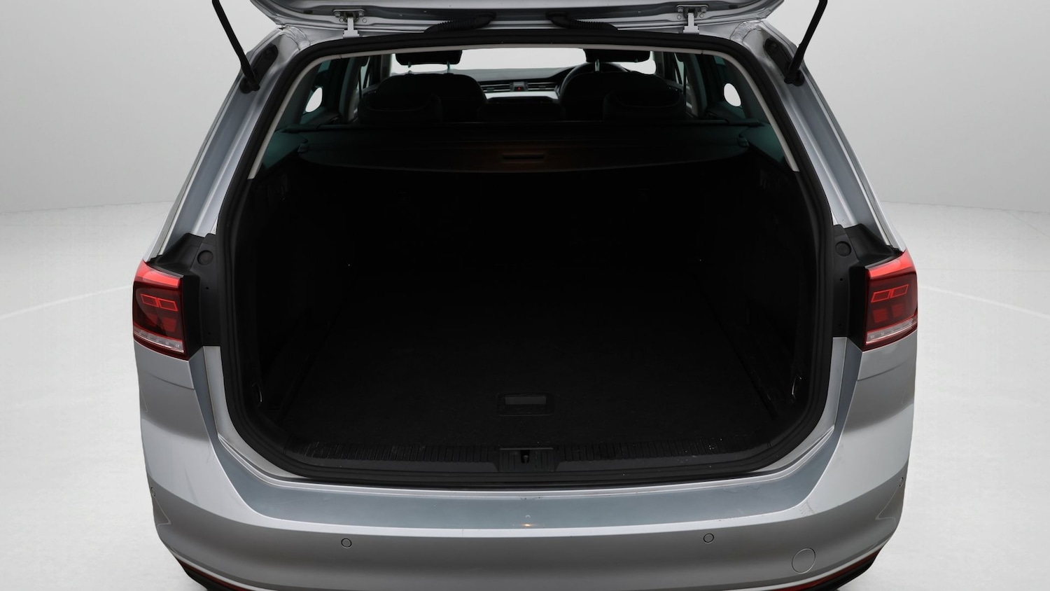 Used Volkswagen Passat 2023 for sale - 77675808: Photo 17