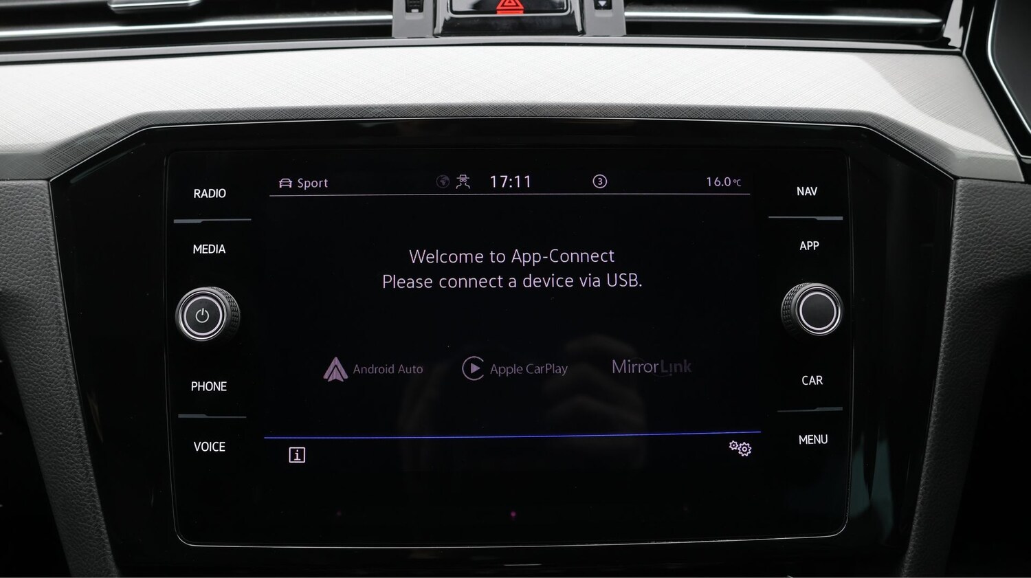 Used Volkswagen Passat 2023 for sale - 77675808: Photo 24