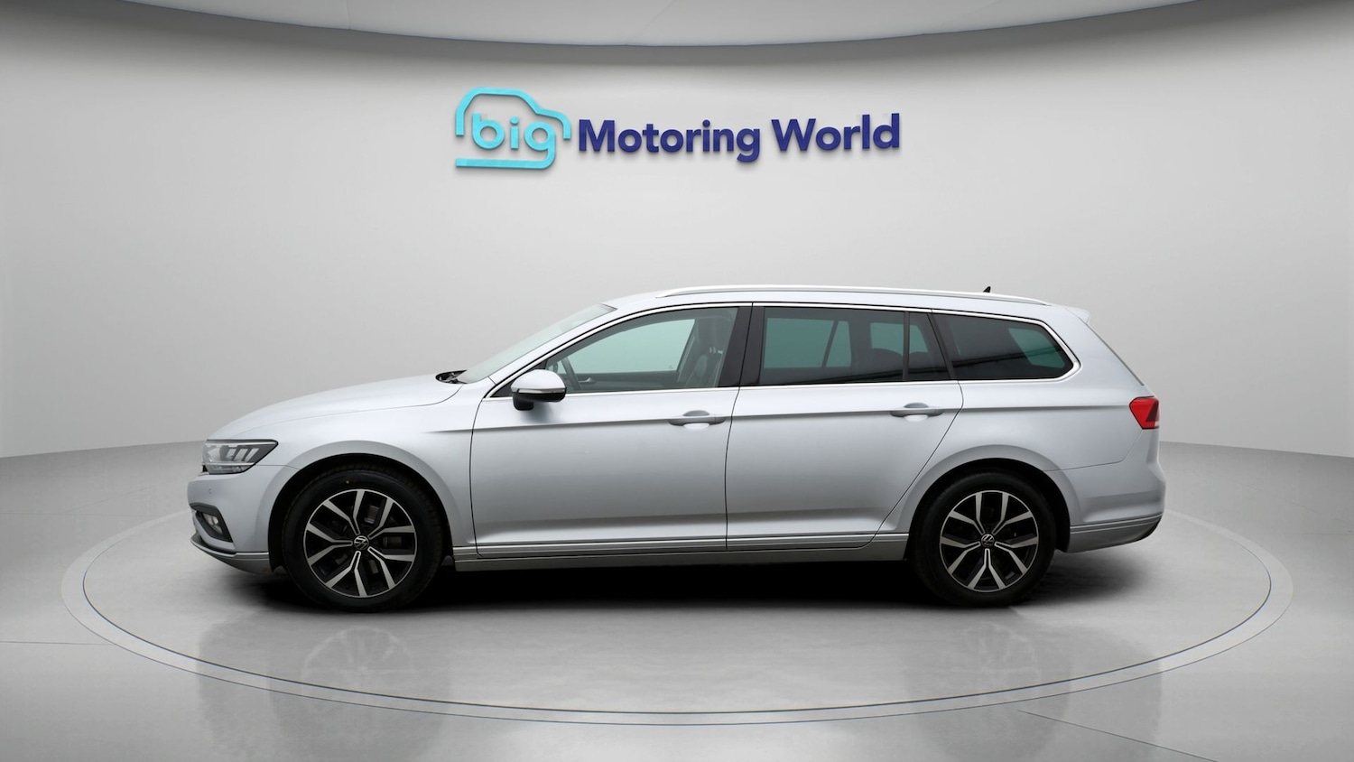 Used Volkswagen Passat 2023 for sale - 77675808: Photo 4