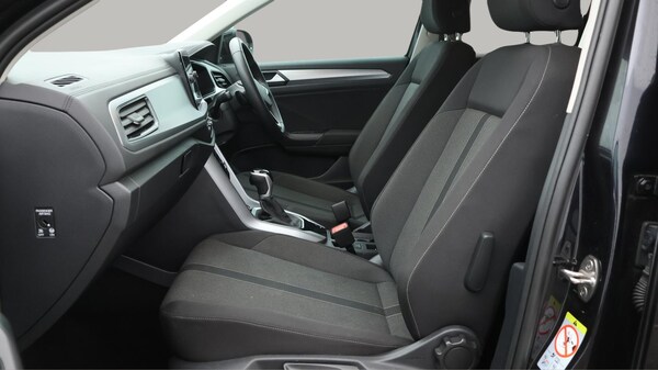 Used Volkswagen T-Roc 2024 for sale - 76109116: Photo 15