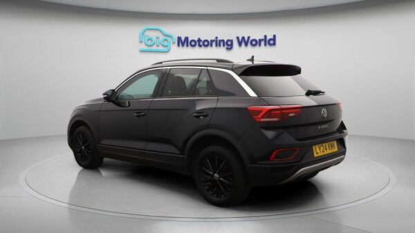 Used Volkswagen T-Roc 2024 for sale - 76109116: Photo 6
