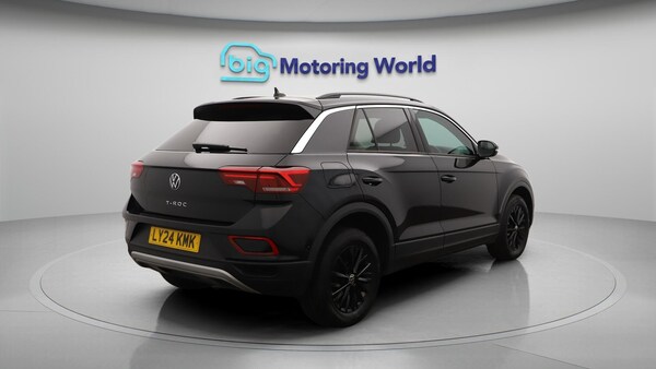 Used Volkswagen T-Roc 2024 for sale - 76109116: Photo 8