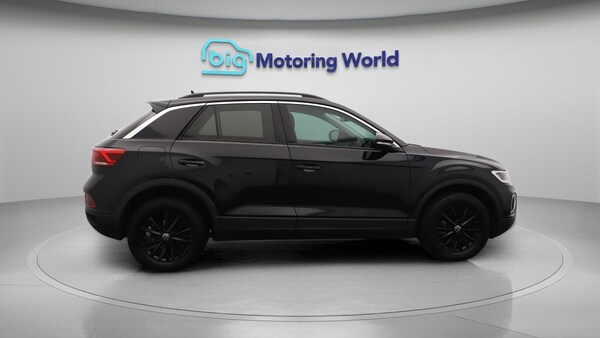 Used Volkswagen T-Roc 2024 for sale - 76109116: Photo 9