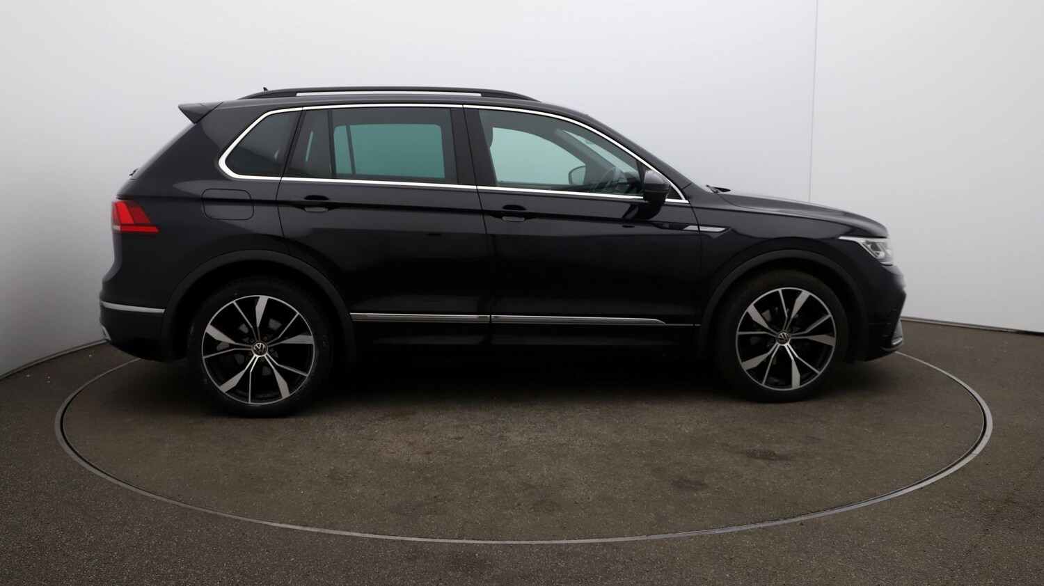 Used Volkswagen Tiguan for sale - 76811752: Photo 43