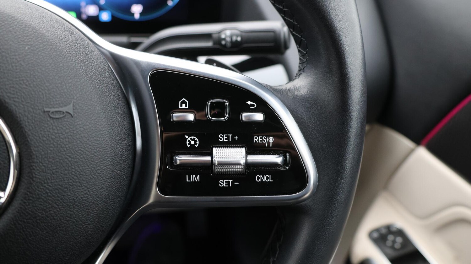 Used Mercedes-Benz EQA 2022 for sale - 76658221: Photo 26