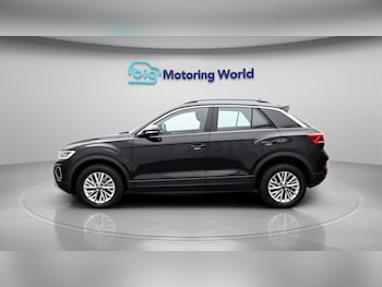 Used Volkswagen T-Roc 2023 for sale - 78226266: Photo