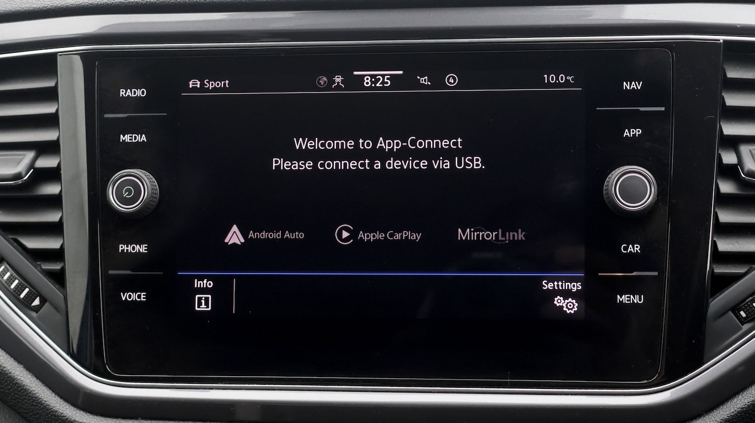 Used Volkswagen T-Roc 2021 for sale - 77608154: Photo 24