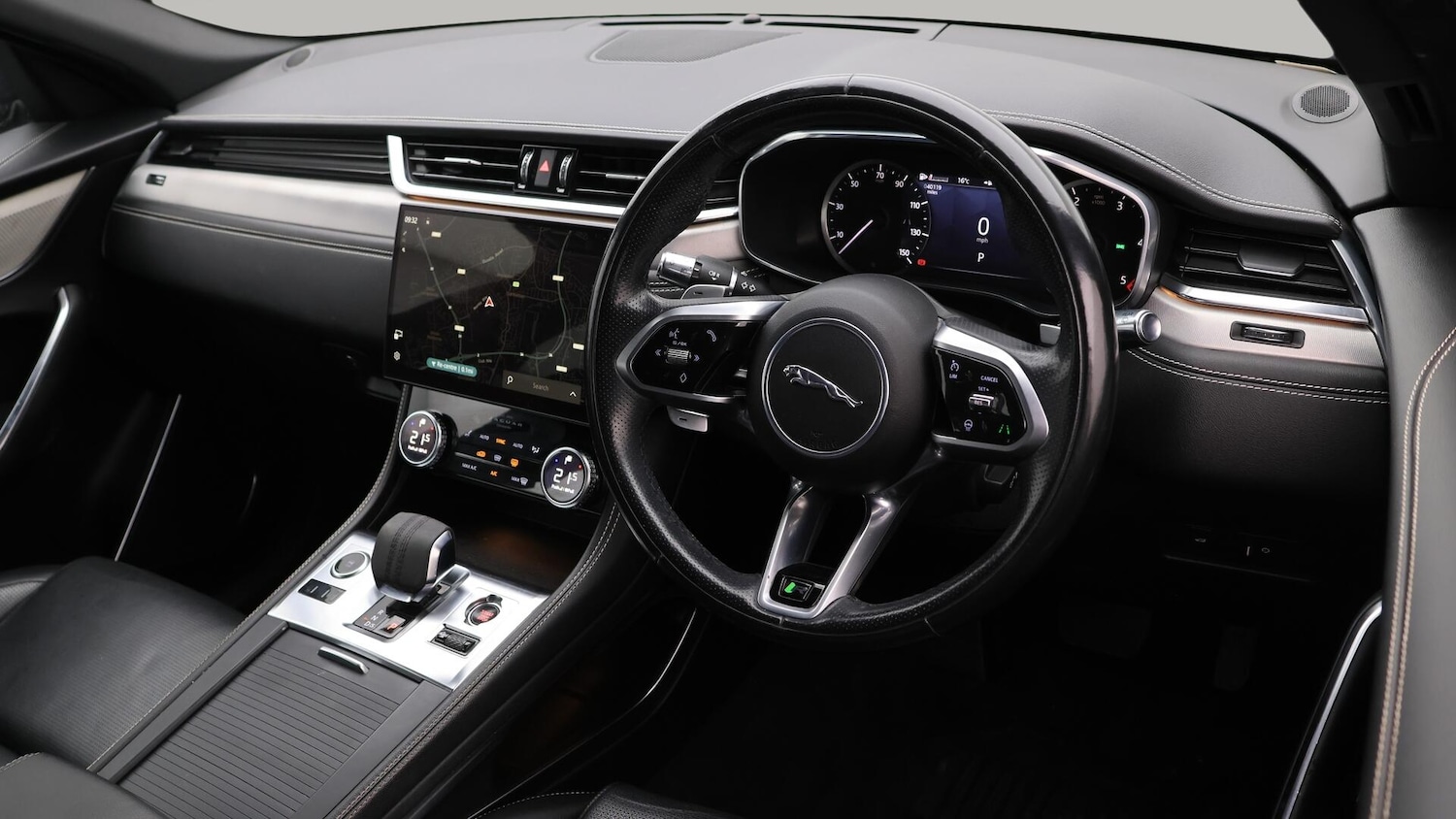 Used Jaguar F-Pace 2021 for sale - 76432946: Photo 10