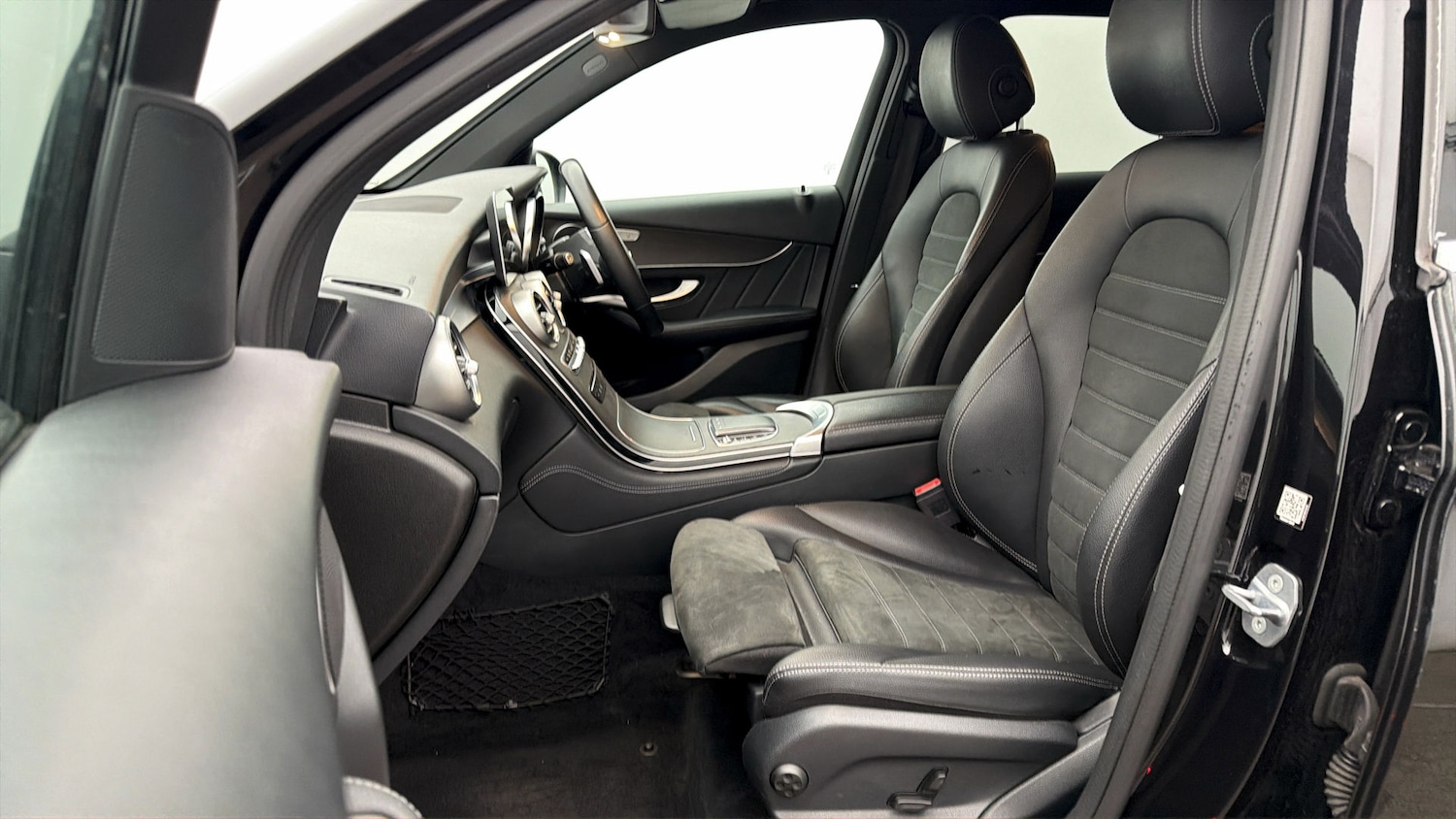 Used Mercedes-Benz GLC 2019 for sale - 77872381: Photo 13