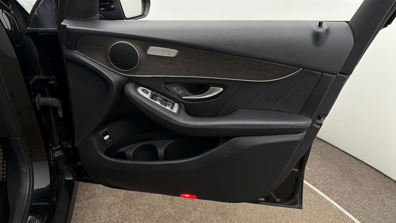 Used Mercedes-Benz GLC 2019 for sale - 77872381: Photo 14