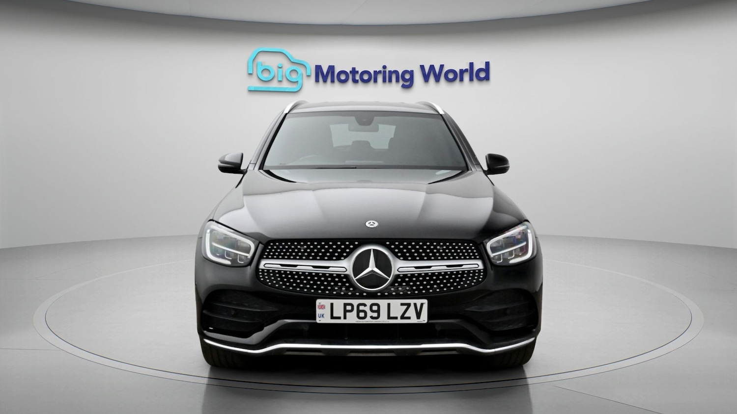 Used Mercedes-Benz GLC 2019 for sale - 77872381: Photo 2