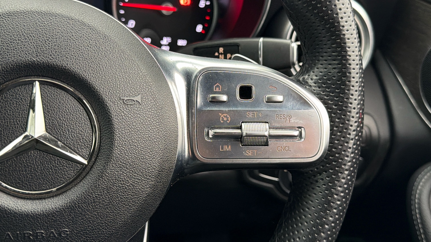 Used Mercedes-Benz GLC 2019 for sale - 77872381: Photo 23