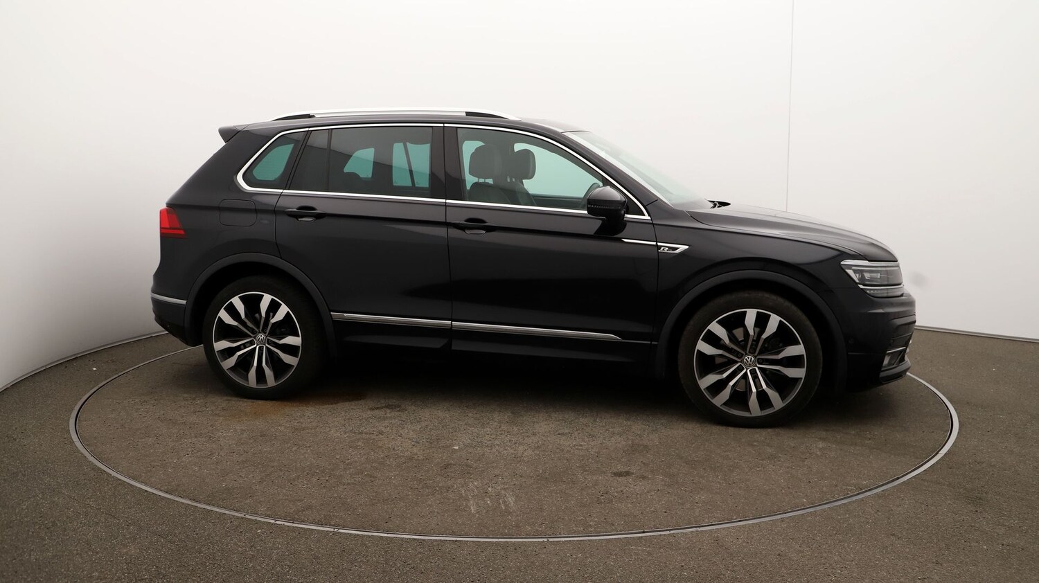Used Volkswagen Tiguan for sale - 76810811: Photo 44