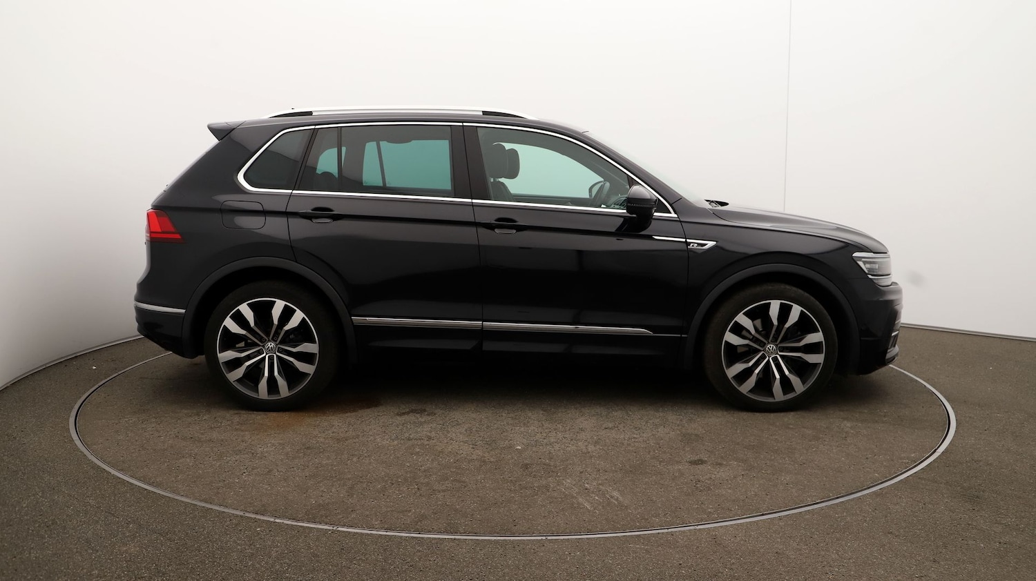 Used Volkswagen Tiguan for sale - 76810811: Photo 45