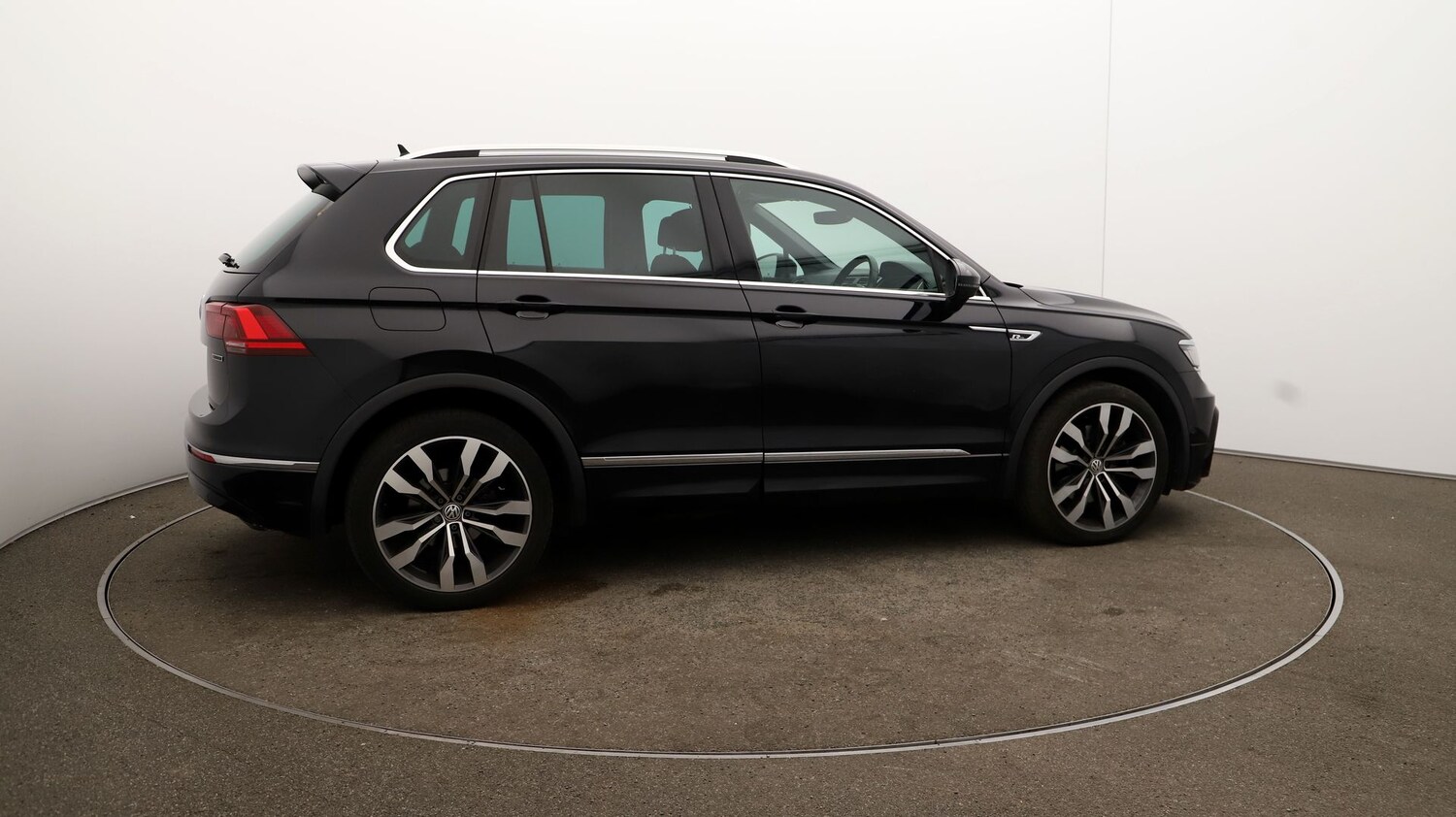 Used Volkswagen Tiguan for sale - 76810811: Photo 47