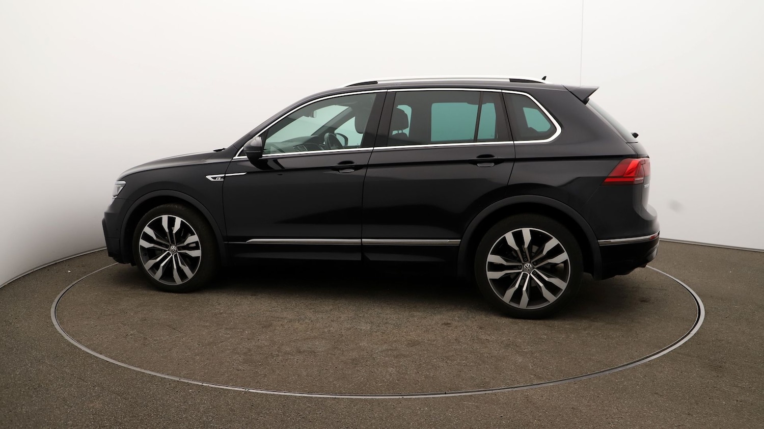 Used Volkswagen Tiguan for sale - 76810811: Photo 54