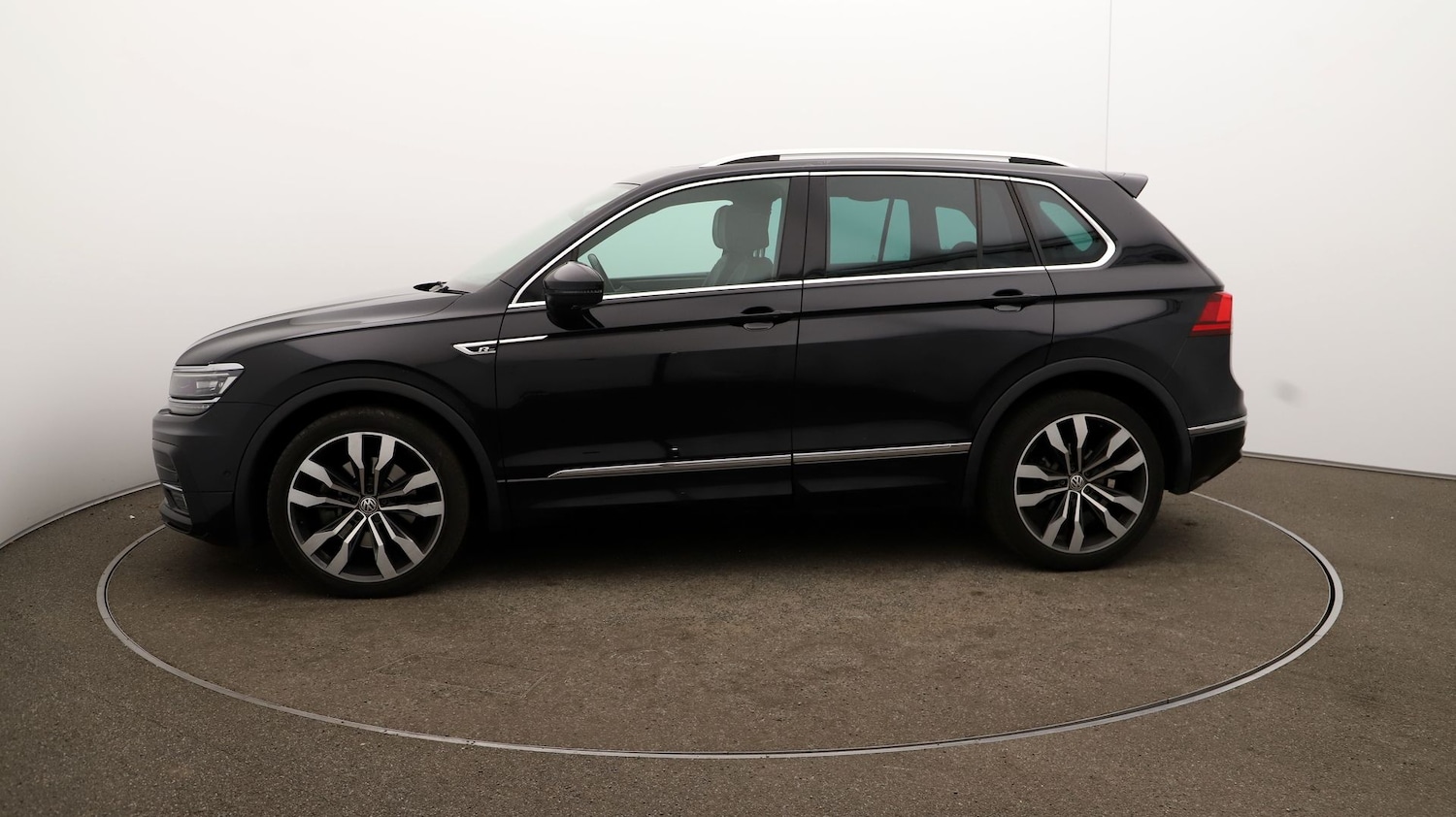 Used Volkswagen Tiguan for sale - 76810811: Photo 61