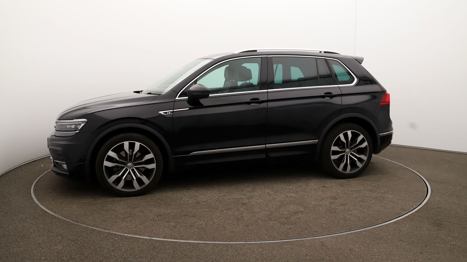 Used Volkswagen Tiguan for sale - 76810811: Photo 62