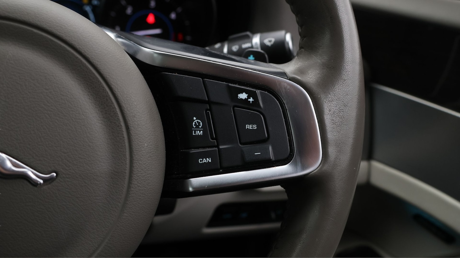 Used Jaguar XF 2020 for sale - 77324343: Photo 24