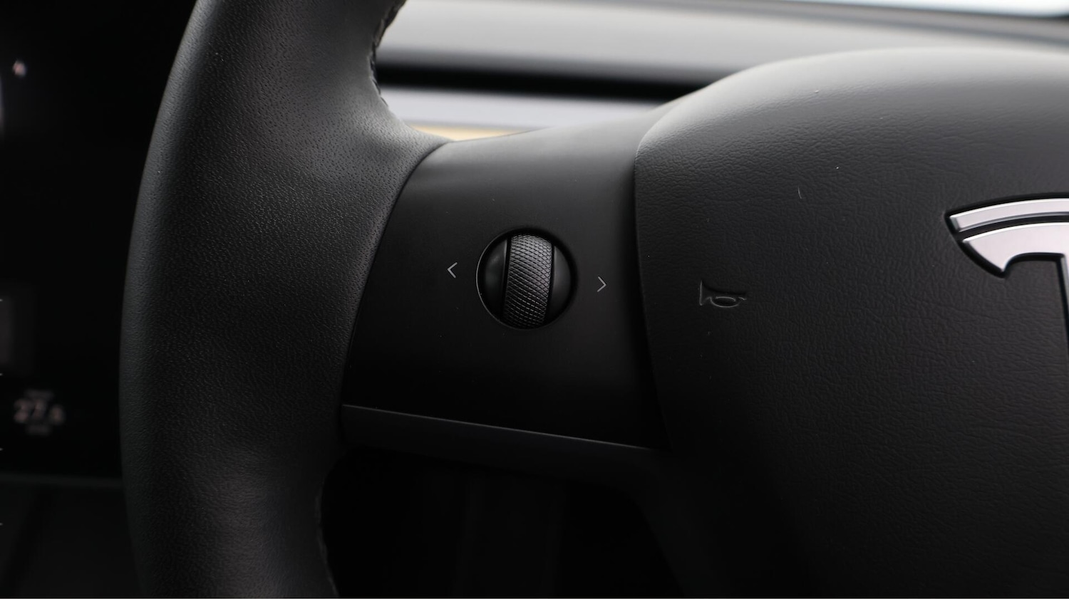 Used Tesla Model Y 2023 for sale - 76634266: Photo 25