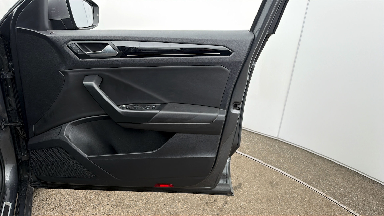 Used Volkswagen T-Roc 2020 for sale - 77968461: Photo 14