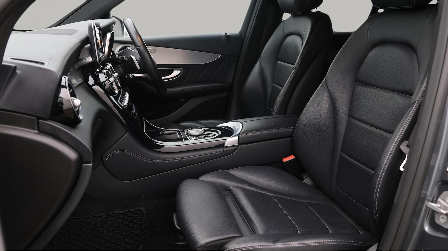 Used Mercedes-Benz GLC 2018 for sale - 76432401: Photo 15