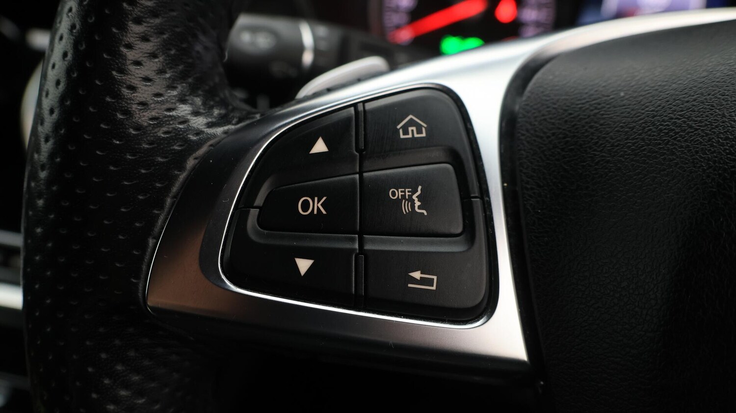 Used Mercedes-Benz GLC 2018 for sale - 76432401: Photo 25