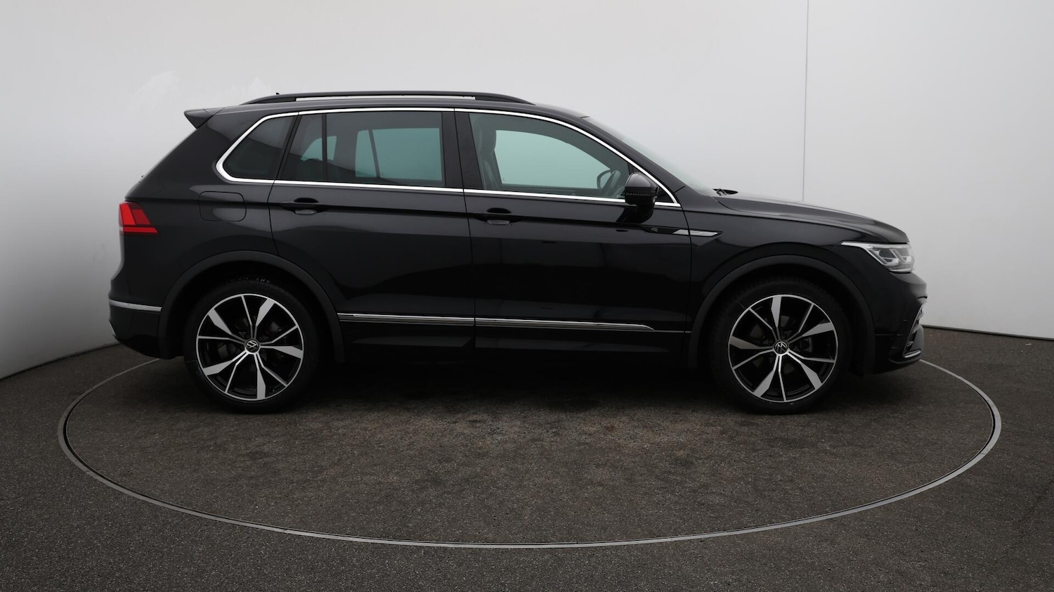 Used Volkswagen Tiguan 2021 for sale - 76597065: Photo 49
