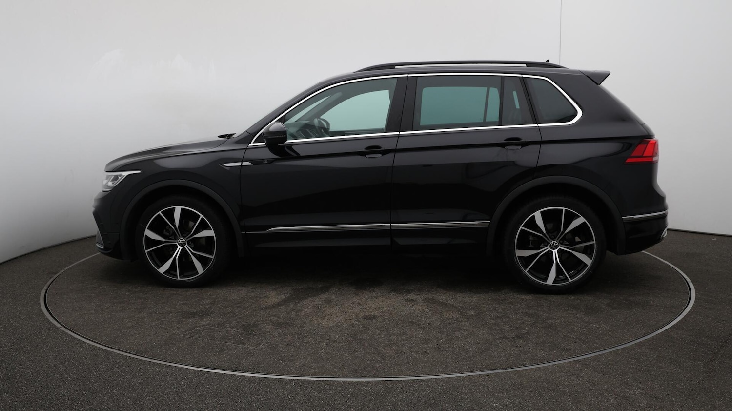 Used Volkswagen Tiguan 2021 for sale - 76597065: Photo 64