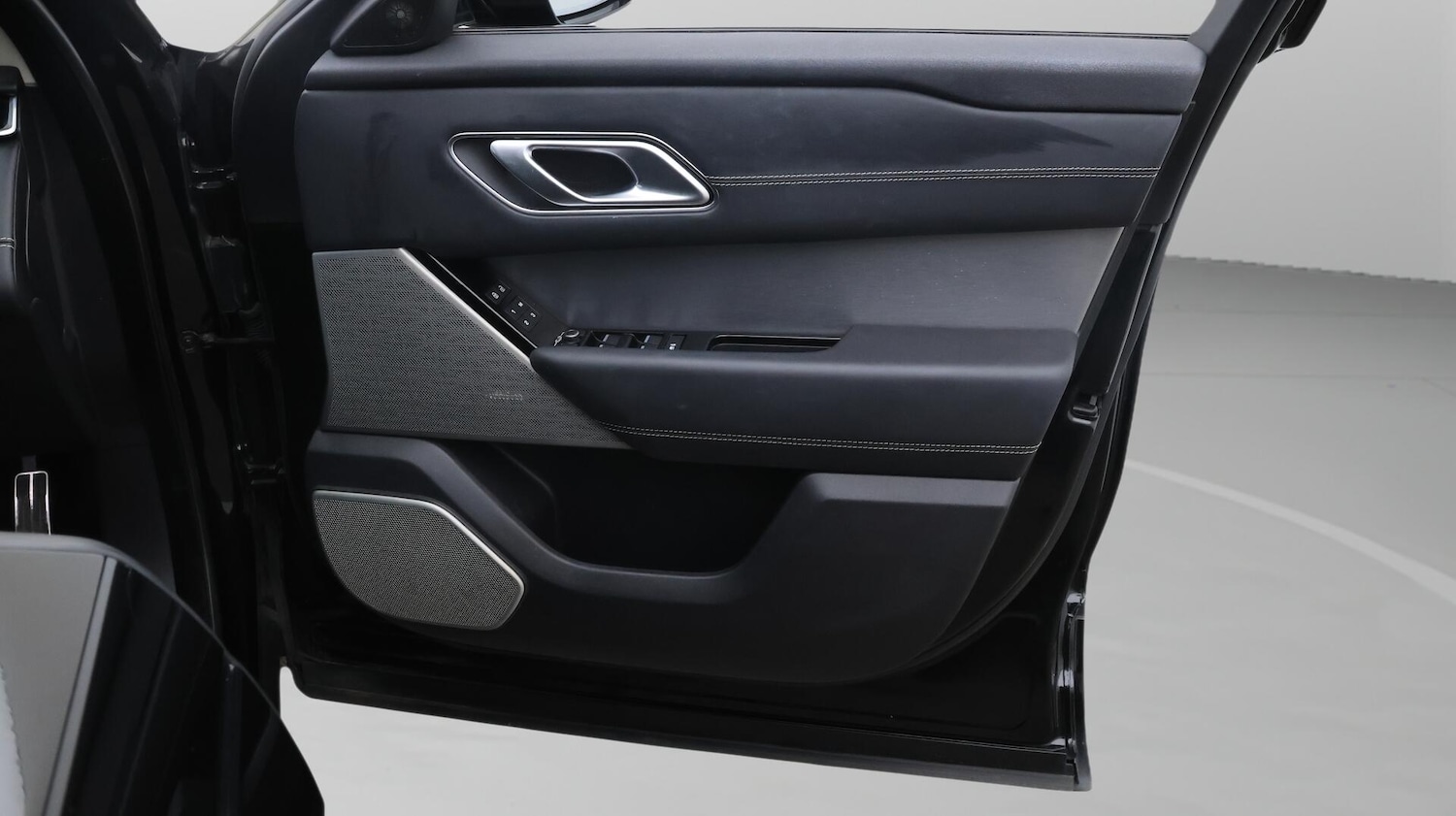 Used Land Rover Range Rover Velar 2022 for sale - 76431900: Photo 16