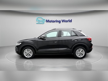 Used Volkswagen T-Roc 2023 for sale - 78592869: Photo