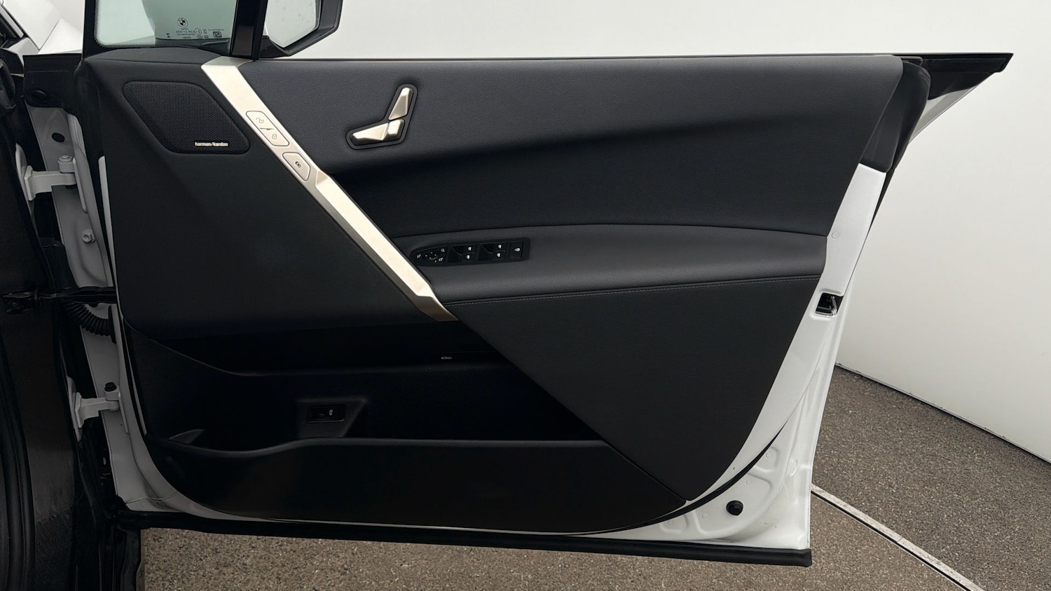 Used BMW iX 2022 for sale - 77834280: Photo 14