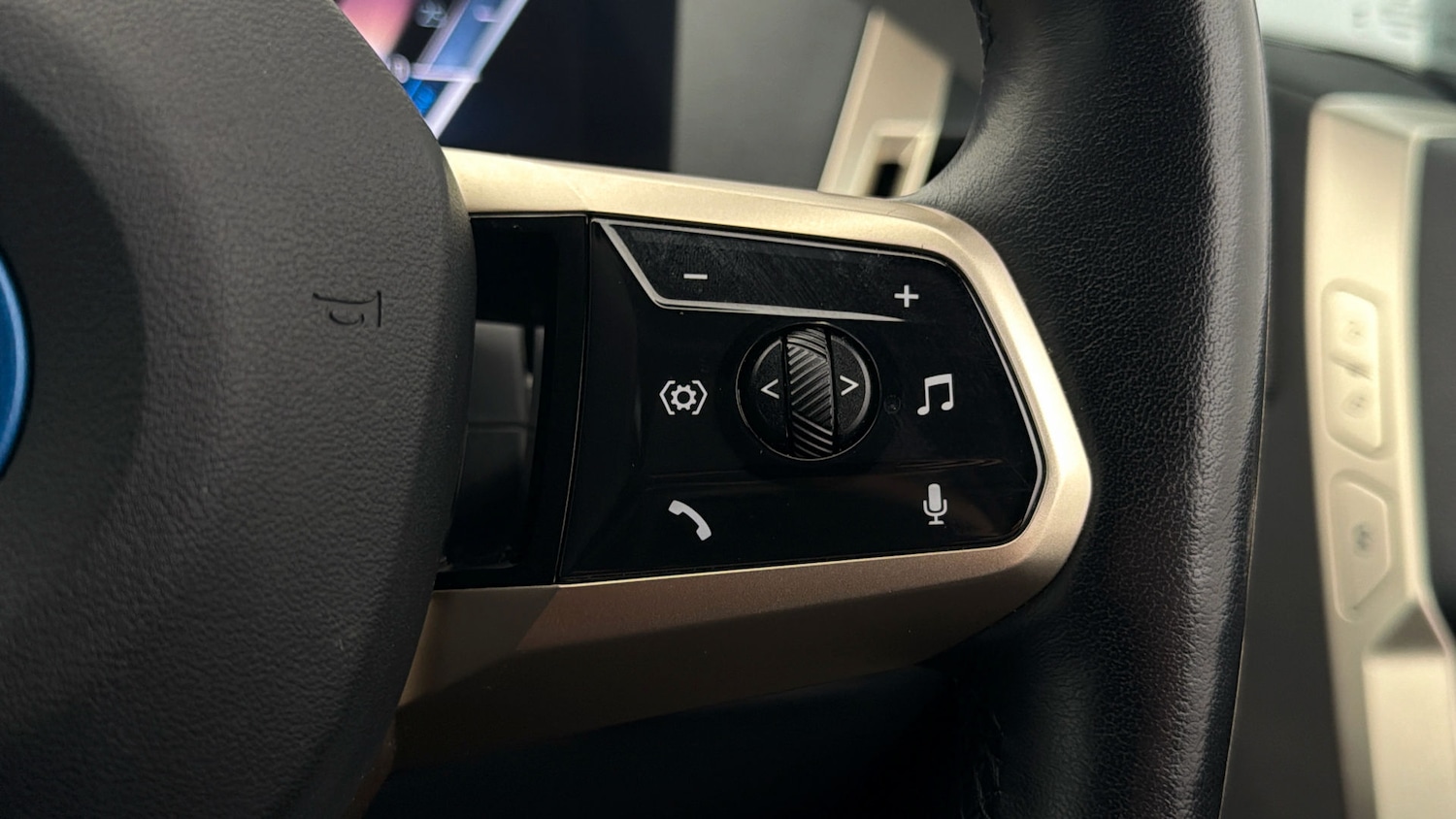 Used BMW iX 2022 for sale - 77834280: Photo 24