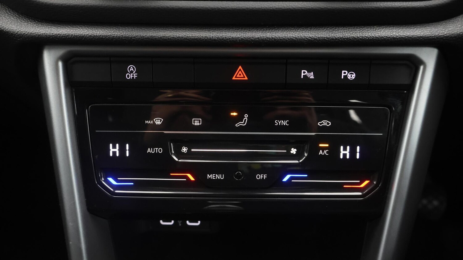 Used Volkswagen T-Roc 2023 for sale - 76658965: Photo 13