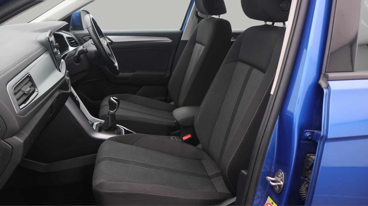 Used Volkswagen T-Roc 2023 for sale - 76658965: Photo 15