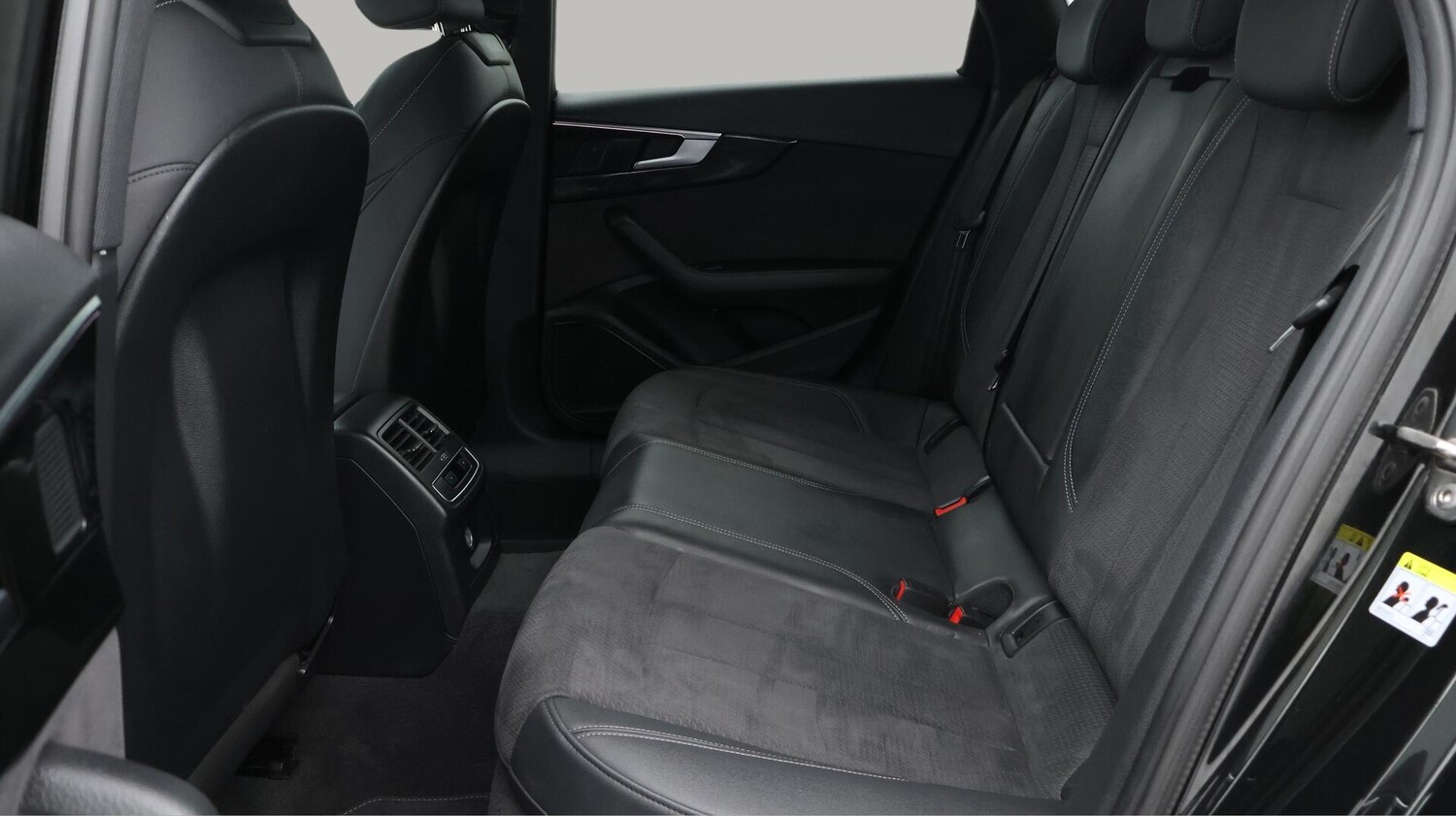 Used Audi A4 Avant 2023 for sale - 76032160: Photo 17