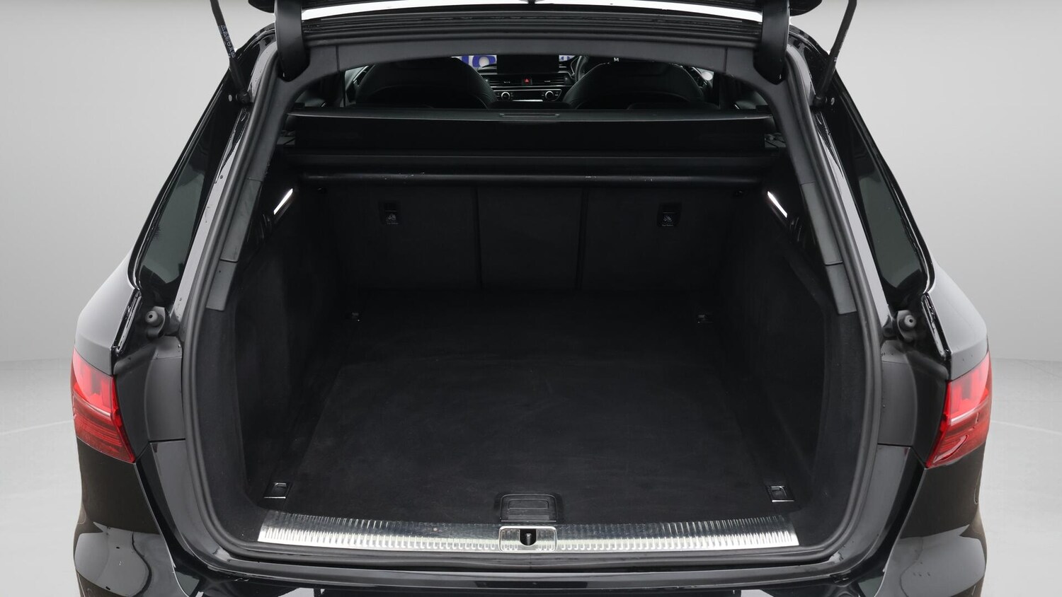 Used Audi A4 Avant 2023 for sale - 76032160: Photo 18
