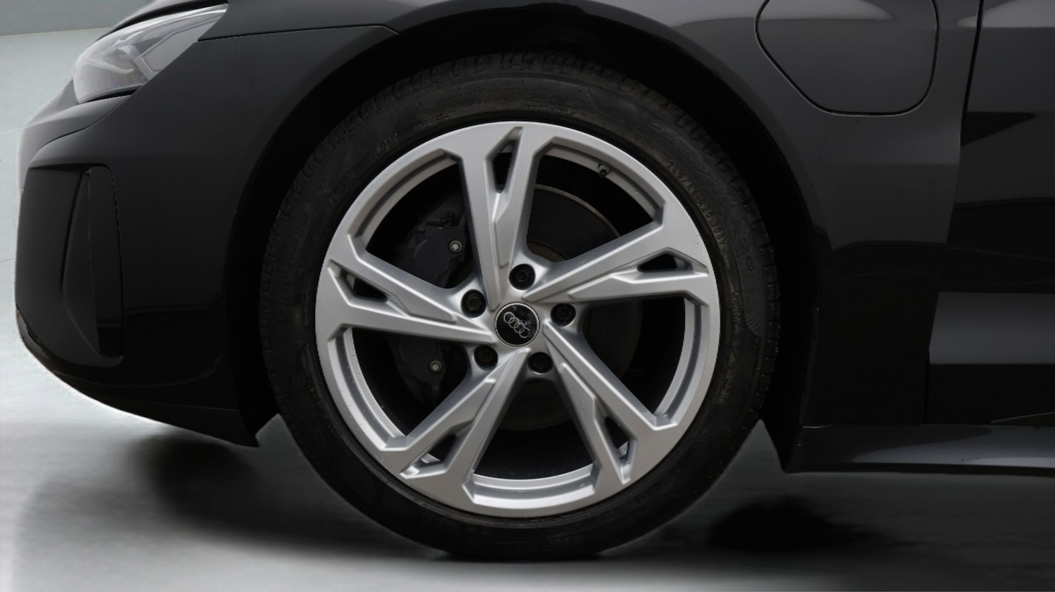 Used Audi e-tron GT 2023 for sale - 77438006: Photo 18