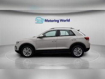 Used Volkswagen T-Roc 2023 for sale - 78577997: Photo