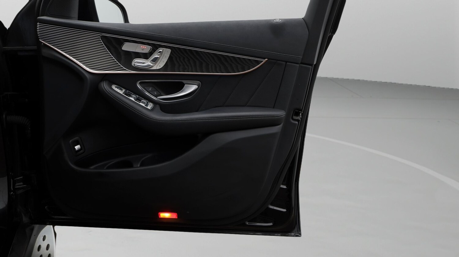 Used Mercedes-Benz EQC for sale - 77812924: Photo 15