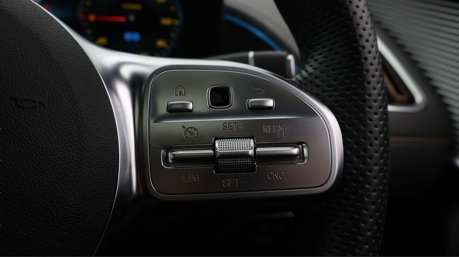 Used Mercedes-Benz EQC for sale - 77812924: Photo 28