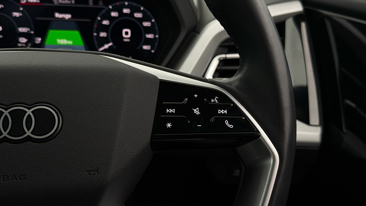 Used Audi Q4 e-tron 2023 for sale - 78207245: Photo 24