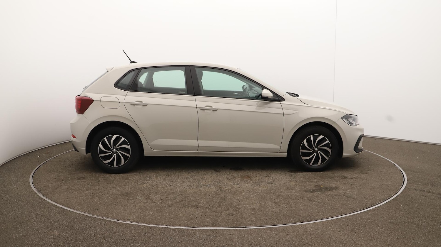 Used Volkswagen Polo 2022 for sale - 76538004: Photo 51