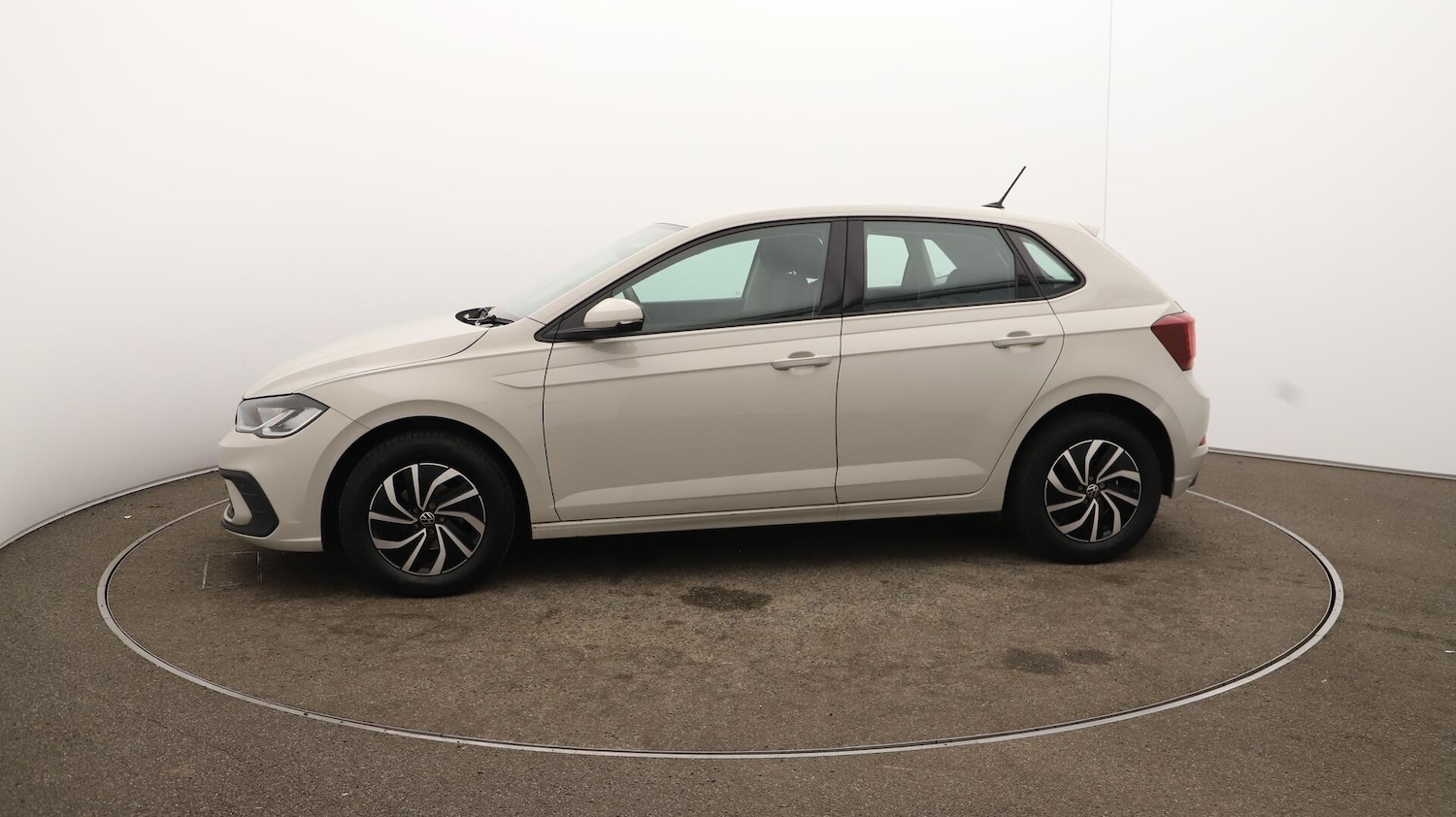 Used Volkswagen Polo 2022 for sale - 76538004: Photo 67