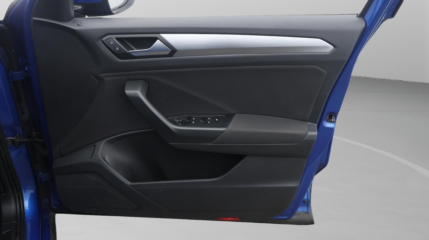 Used Volkswagen T-Roc 2023 for sale - 76765955: Photo 16