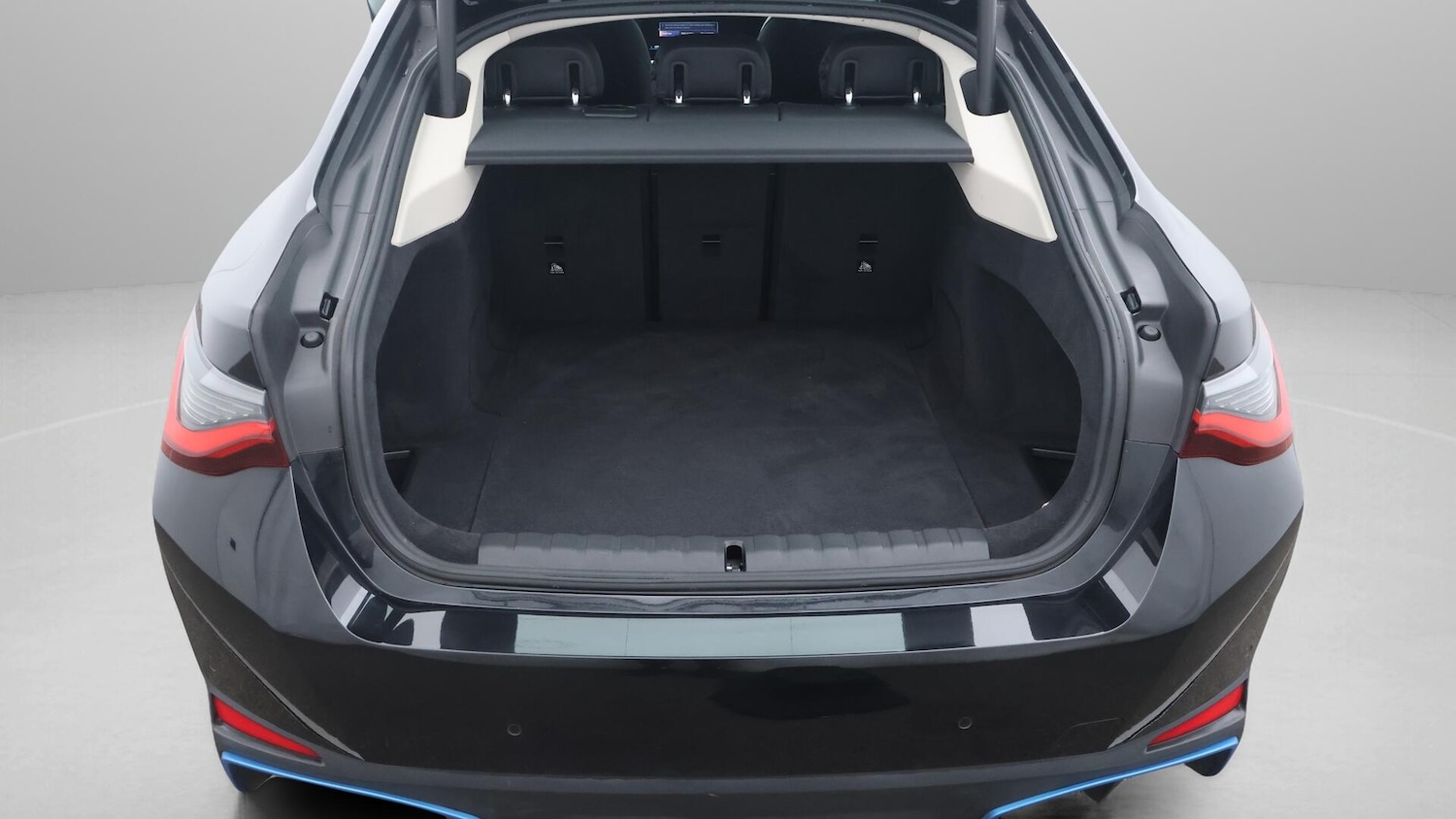 Used BMW i4 2022 for sale - 76398972: Photo 18