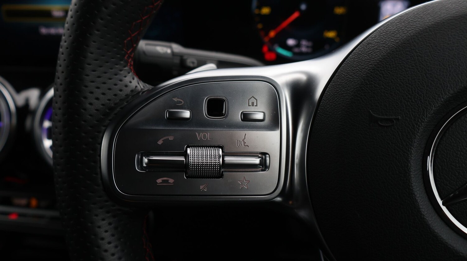 Used Mercedes-Benz EQB 2023 for sale - 77747573: Photo 28