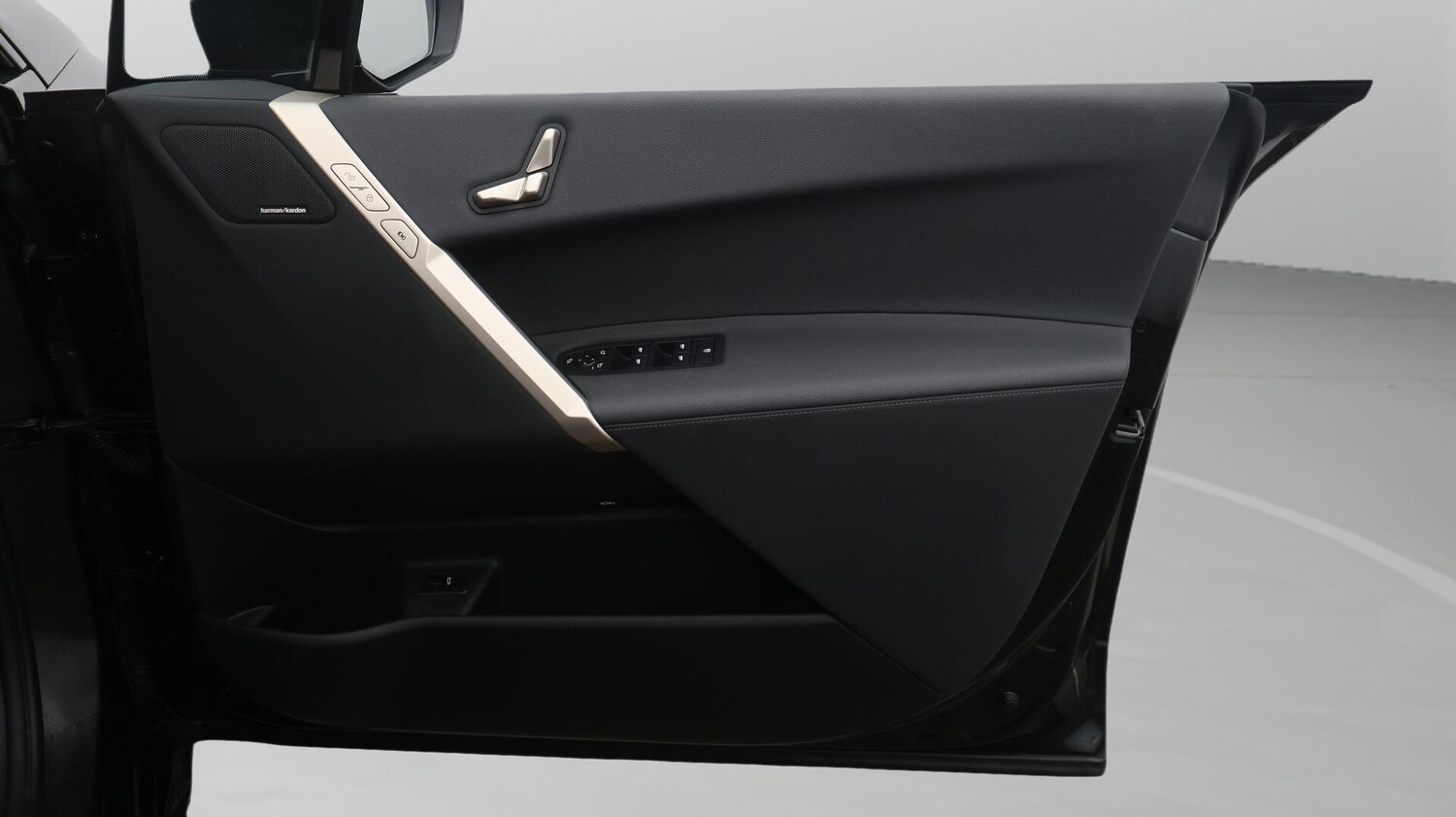 Used BMW iX 2022 for sale - 76584415: Photo 16